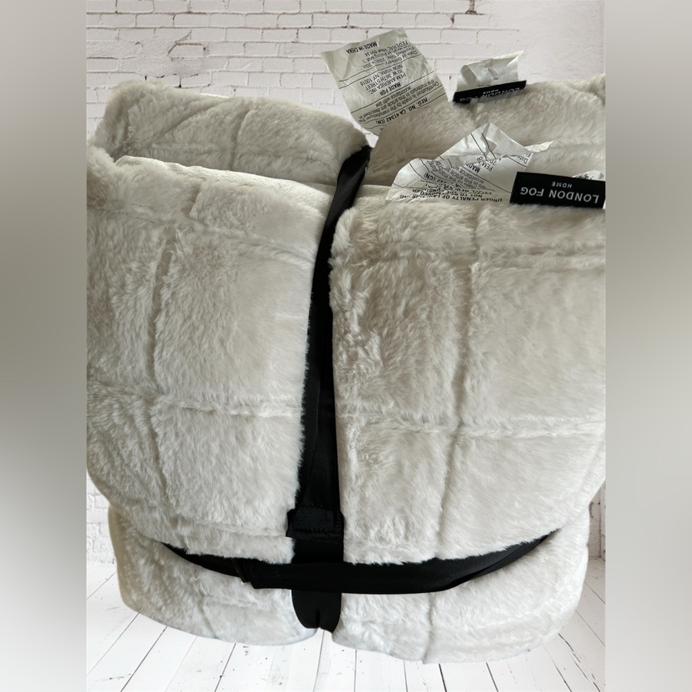 London Fog Toss Pillows White Soft